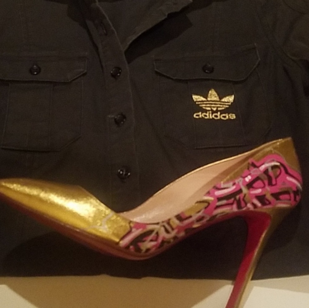 RARE Christian Louboutin Pigalle graffiti pump